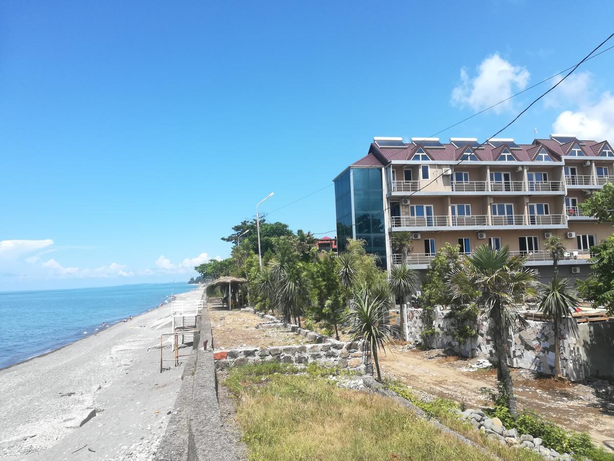 Sunny Land Hotel 차크비 외부 사진