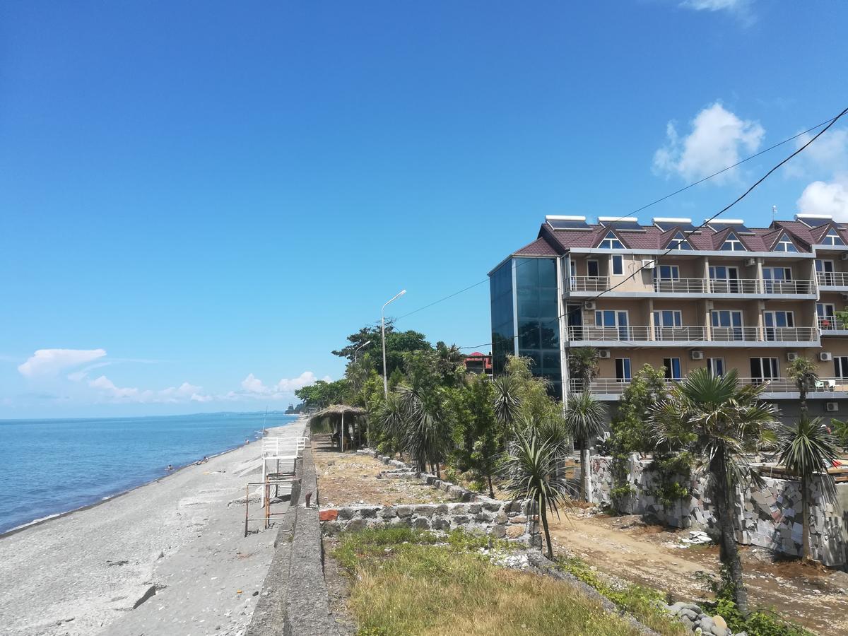 Sunny Land Hotel 차크비 외부 사진